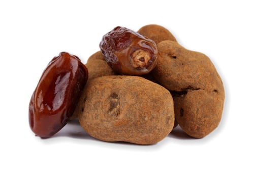 datle-v-horke-cokolade-se-skorici